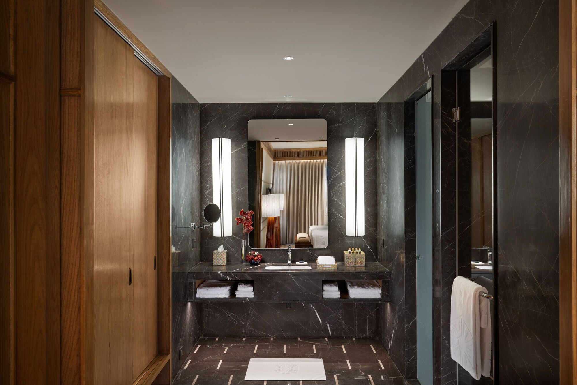 Luxury Suite, Balcony (Himalayan View)