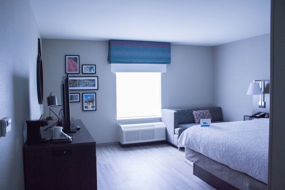 Hampton Inn and Suites Cranberry Pittsburgh 25/42