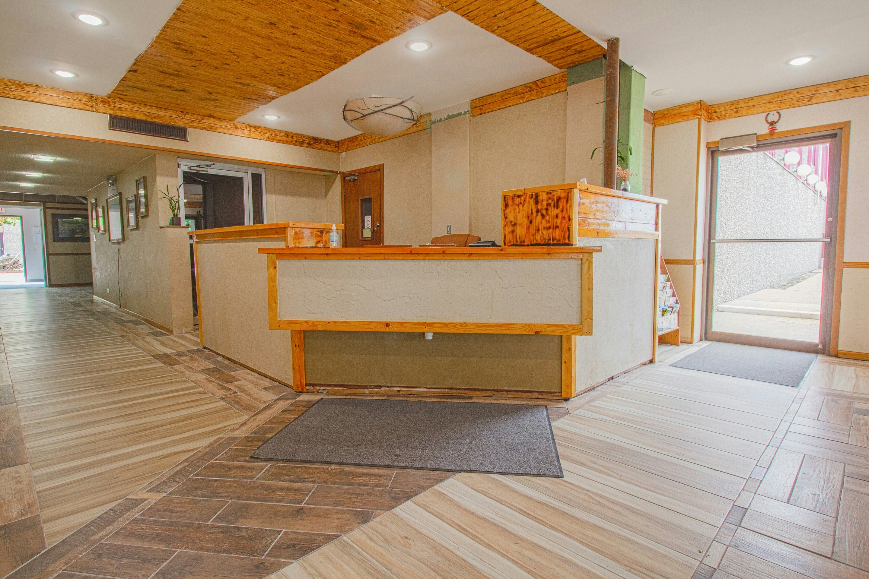 Lobby at HomeTown Inn By OYO - Liberal, KS, LIBERAL - KS