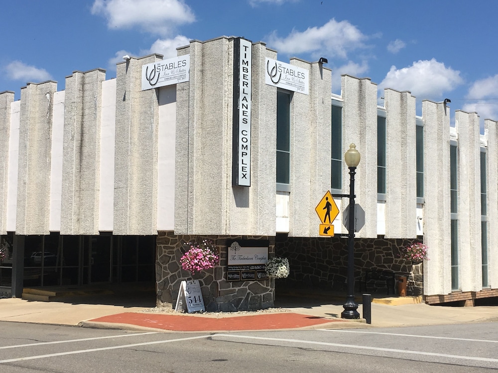 The Stables Inn and Suites 55/57