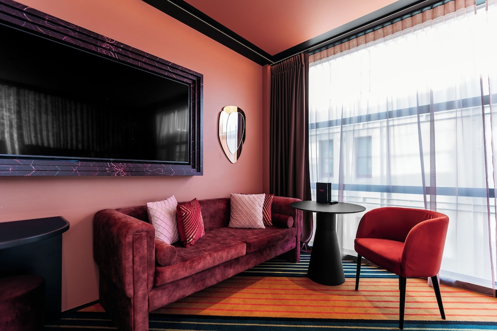 Naumi Hotel Wellington 20/40