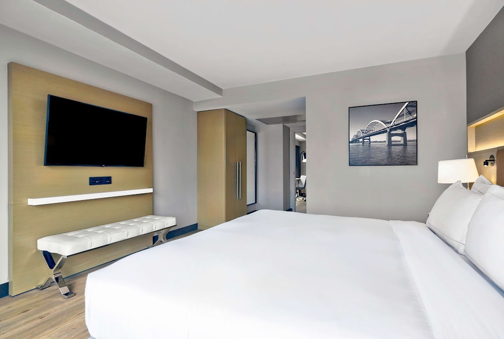 DoubleTree by Hilton Davenport 14/57