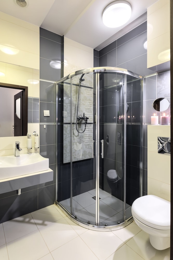 Platinum Aparthotel 69/73