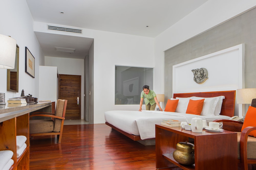 LYNNAYA URBAN RIVER RESORT 37/69