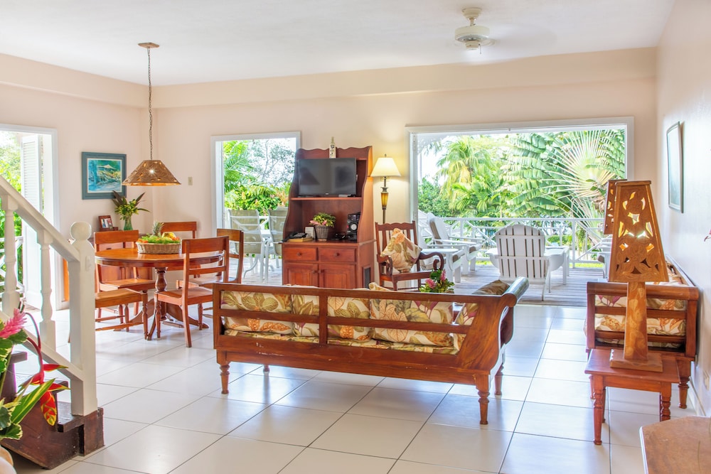 Plantation Beach Villas 5/50