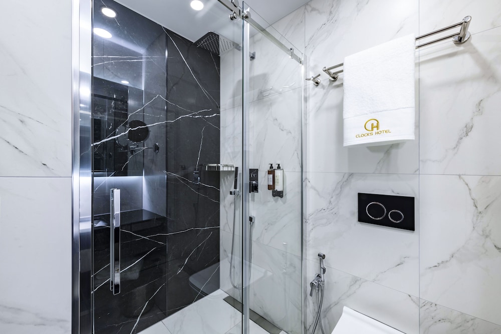 غرفة سوبيريور بسرير كينج، Clocks Hotel Tbilisi 4/5
