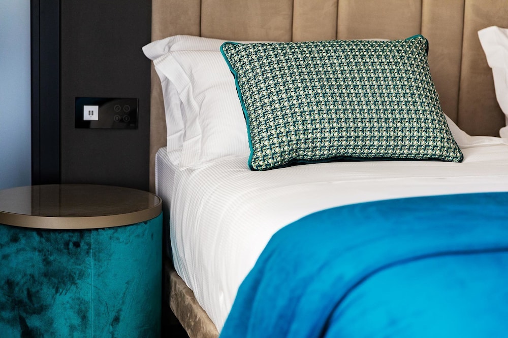 Amadomus Luxury Suites 22/46