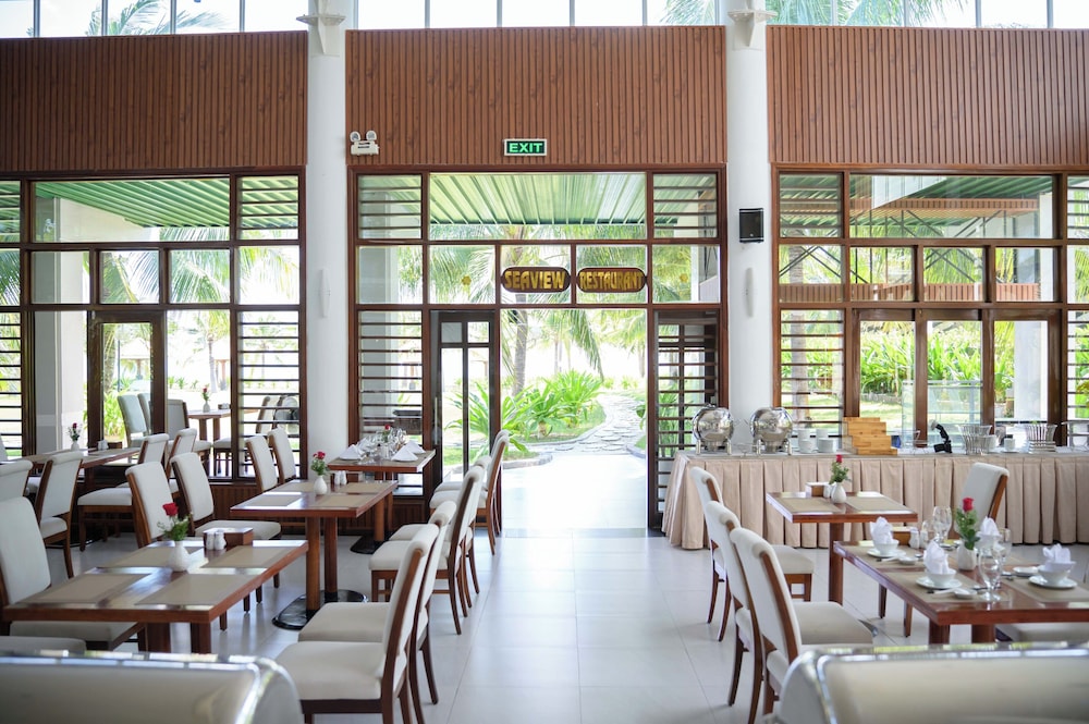 restaurant cafeteria