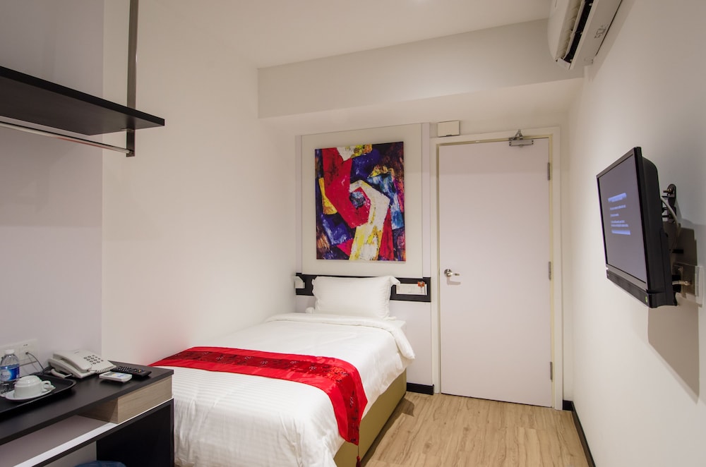 12fly Hotel 12/32