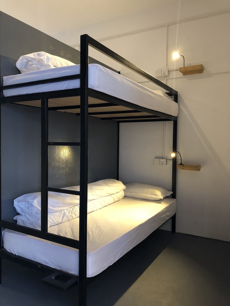Yakety Yak Hostel 10/65