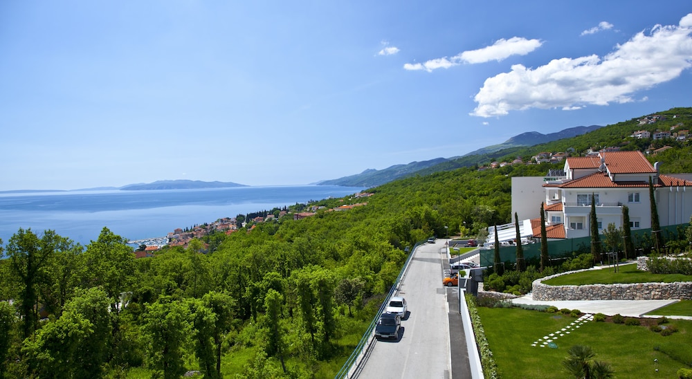 Hotel Laurus 10/82
