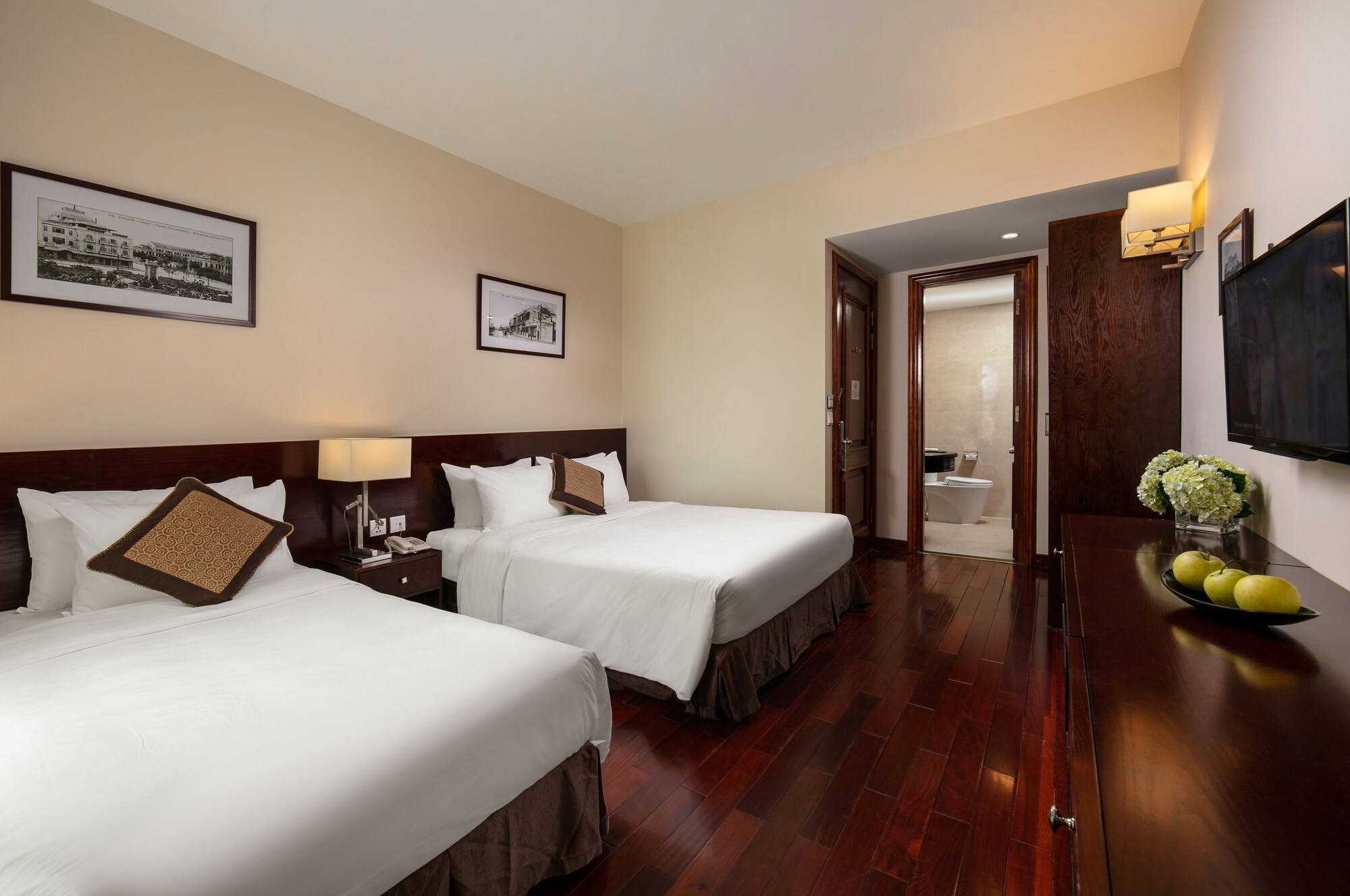 غرفة عائلية ثلاثية بسرير مزدوج وسرير فردي، Sunline Hotel 7/10