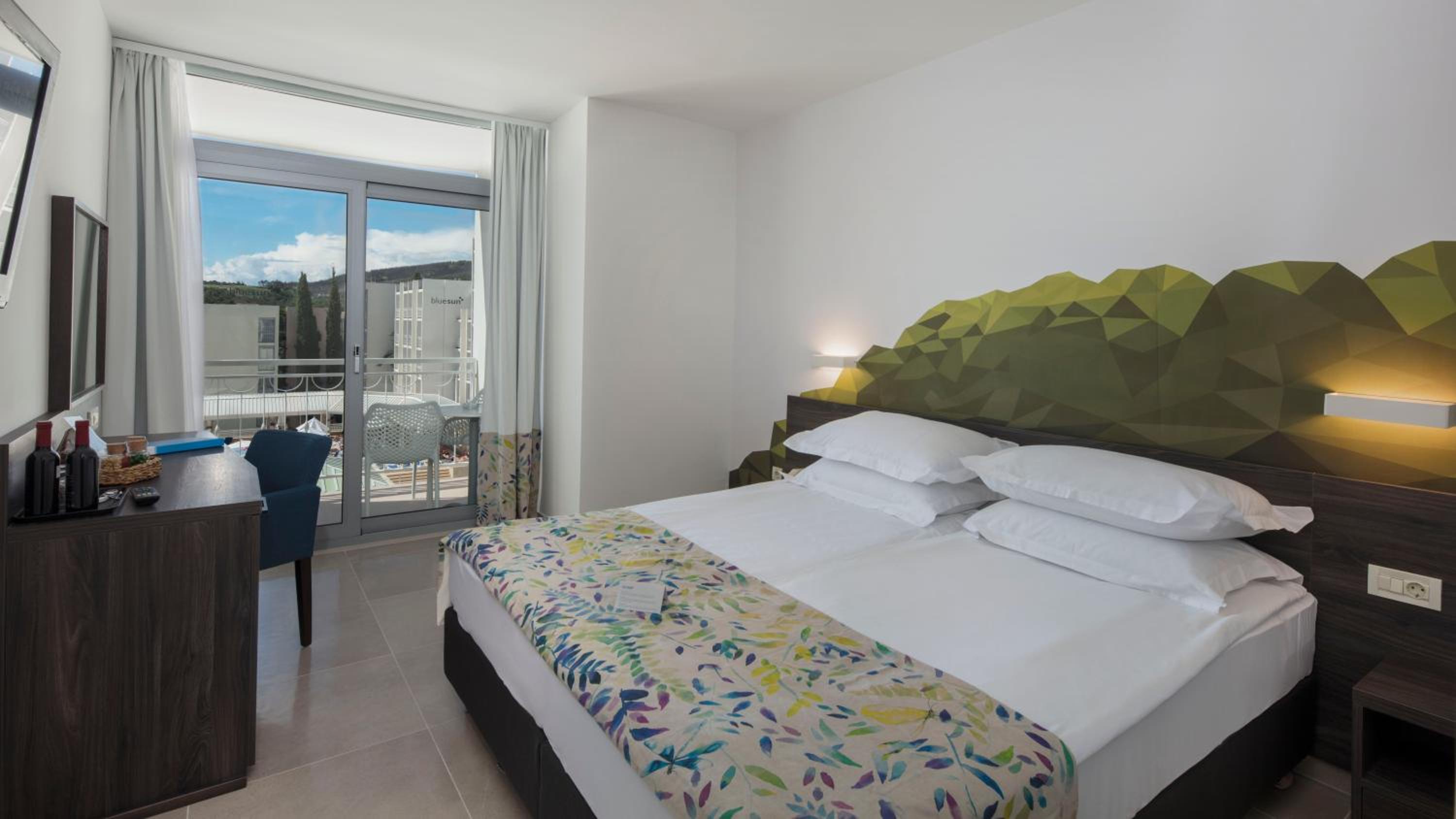Standard, Double Bed, Sea Side, Balcony, on the Side