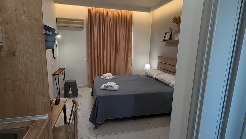 Johnhara Studios And Apartments 18/27