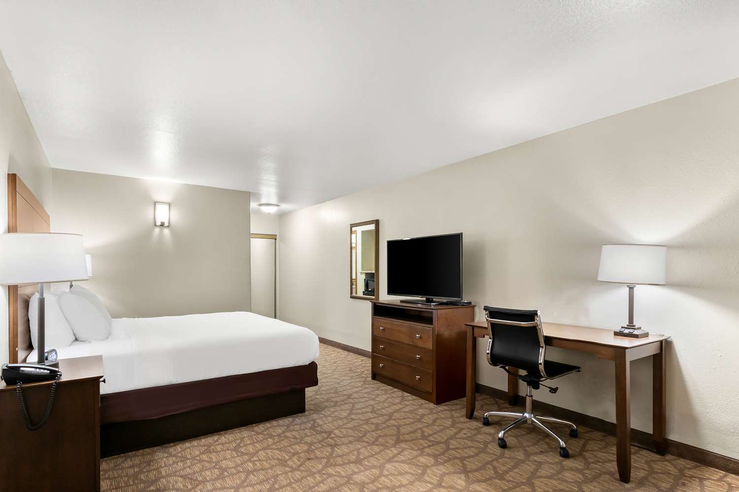Downstairs, King Bed، Best Western George West Executive Inn 3/4