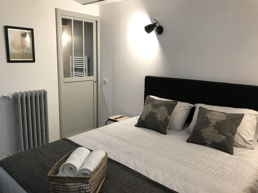 1 BEDROOM, SIGNATURE, APARTMENT