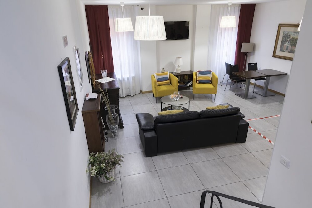 BUONHOTEL 23/46