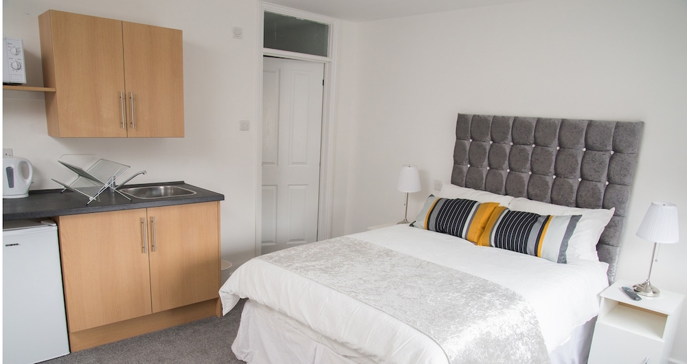 TLK Apartments and Hotel 10/50