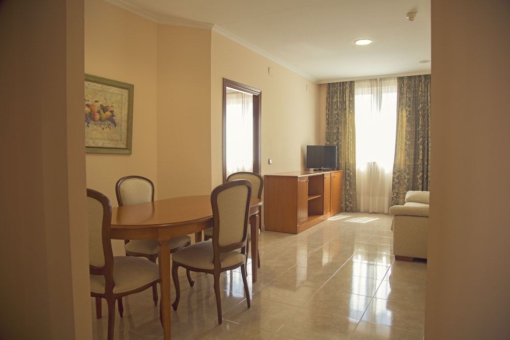 Hotel Checkin Valencia Ciscar 47/64