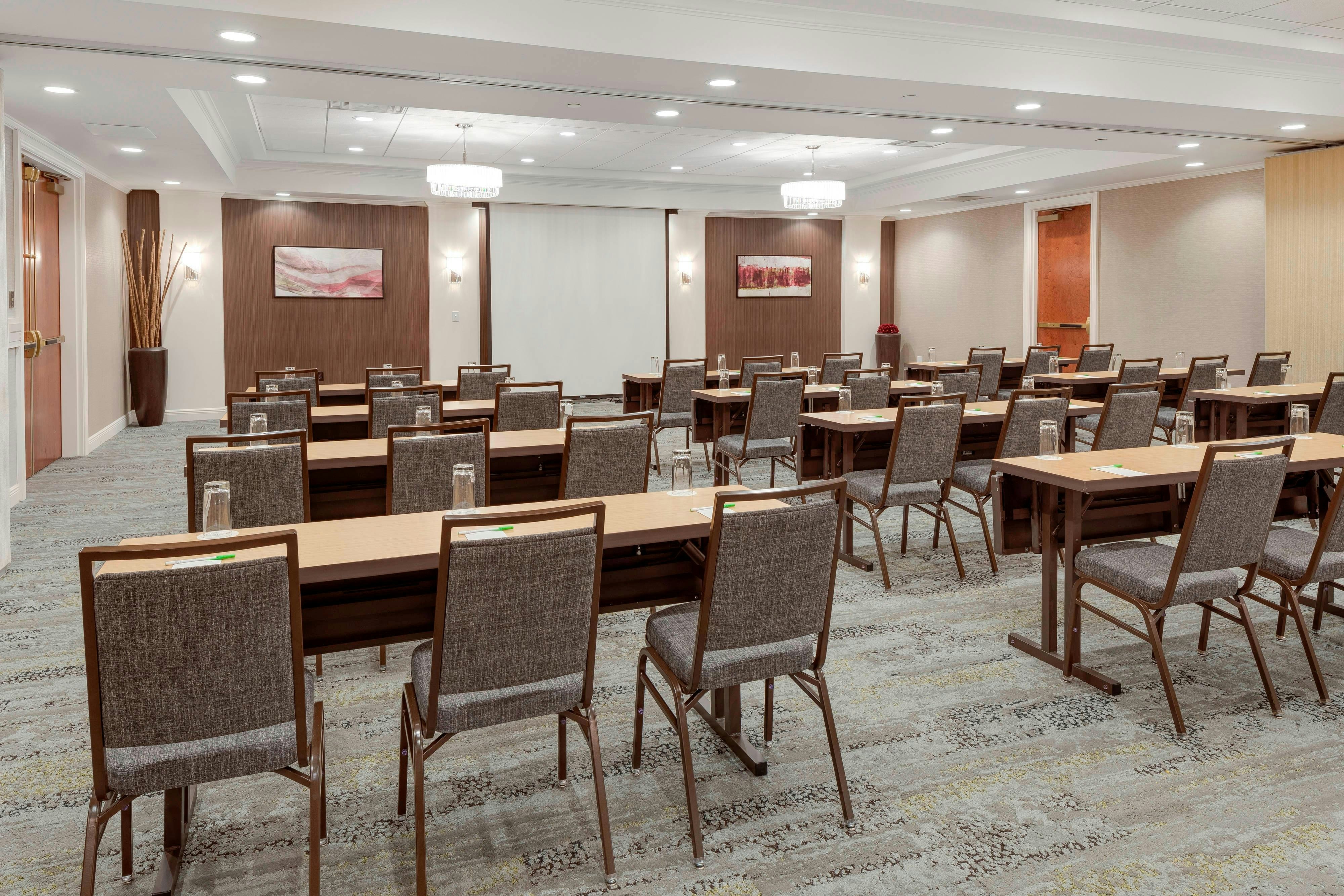 Courtyard By Marriott Portsmouth 10/11