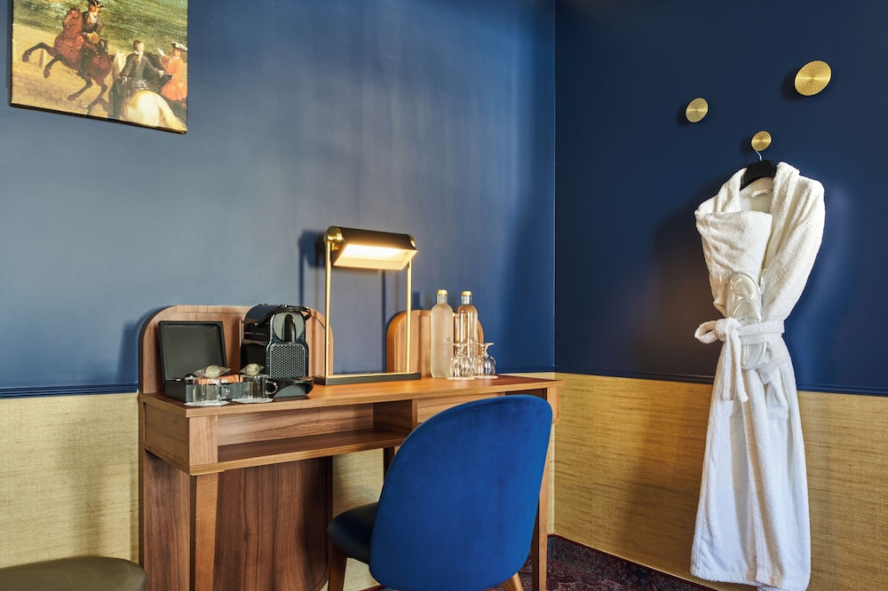 Hotel Le Versailles 37/57