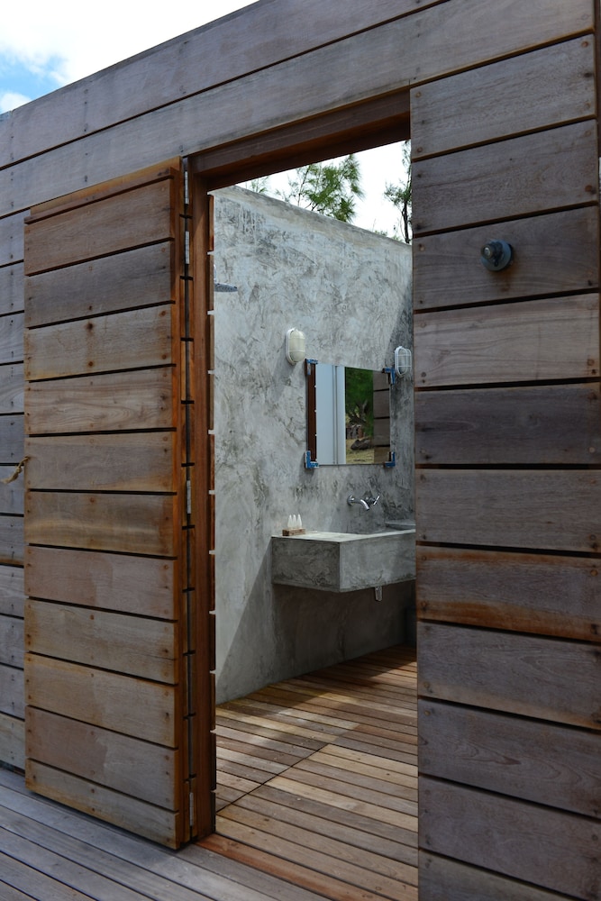 Bakwa Lodge 13/35