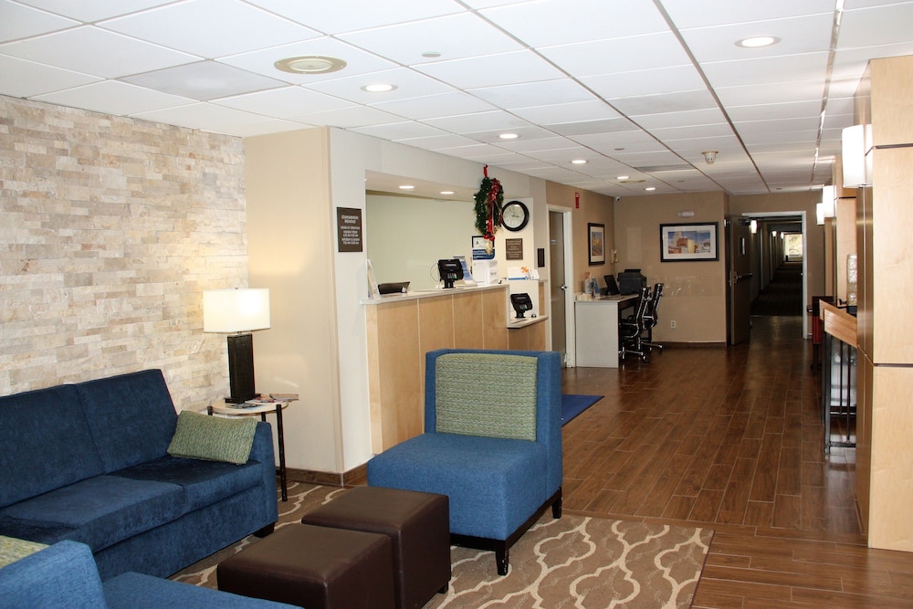 Comfort Inn and Suites Durham Near Duke University 26/44
