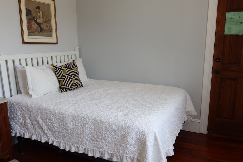 Bridal, Suite, King and Queen Bed