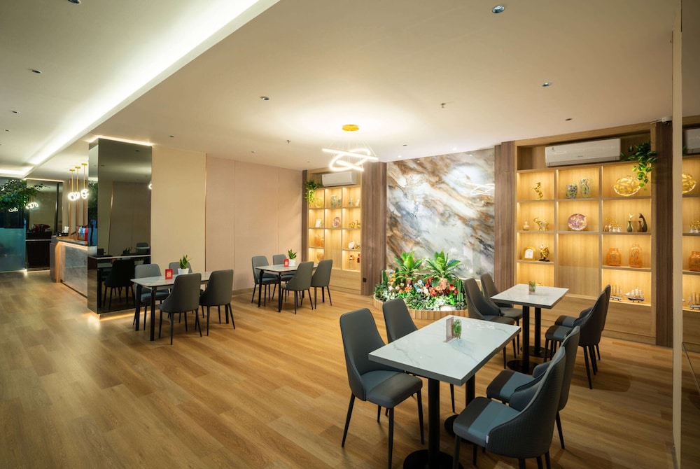 Ramada by Wyndham Serpong 52/62