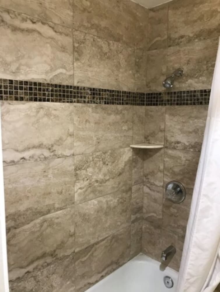 Travelodge by Wyndham San Diego SeaWorld 17/35