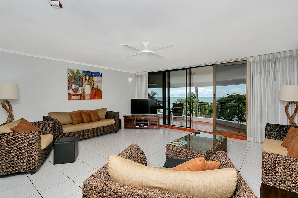 Roydon Beachfront Holiday Apartments 21/50