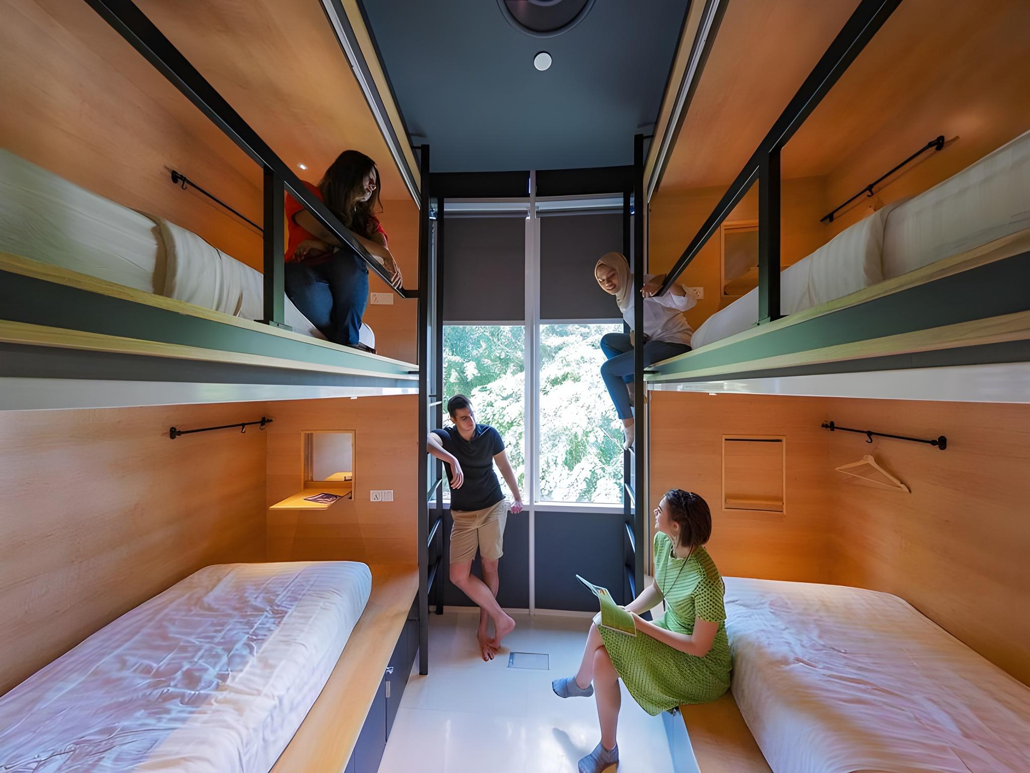 MIXED DORM, DELUXE