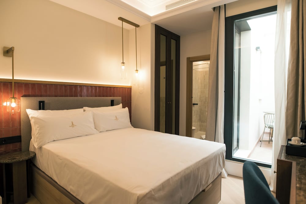 STANDARD, DOUBLE OR TWIN BED