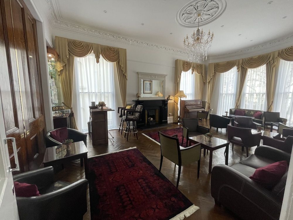 RAVNA GORA HOTEL 47/67