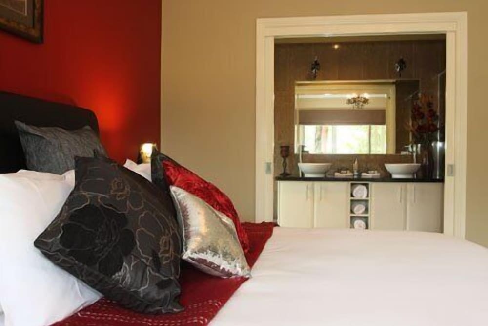 3 KINGS BED AND BREAKFAST 8/24