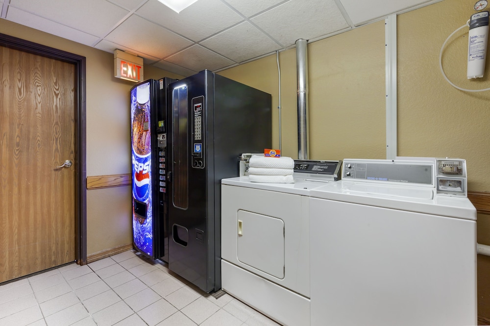 Quality Inn Oshkosh Aviation Park 19/35