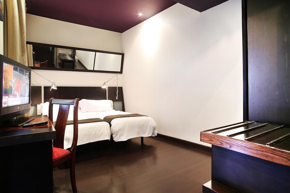 Hotel Avenida Gran Via 26/62