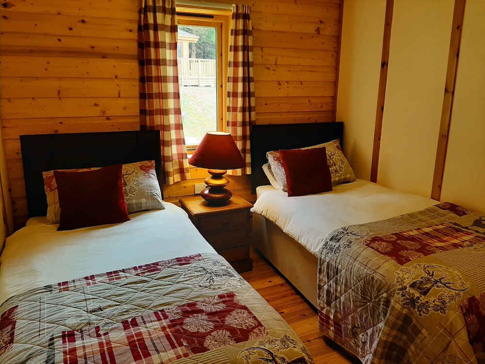 Tayview Lodges 1/50