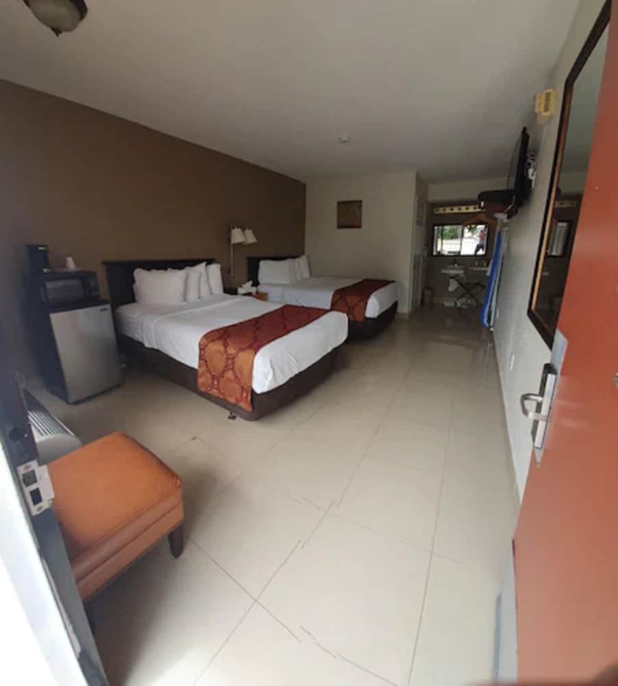 Garden Inn Homestead 53/81