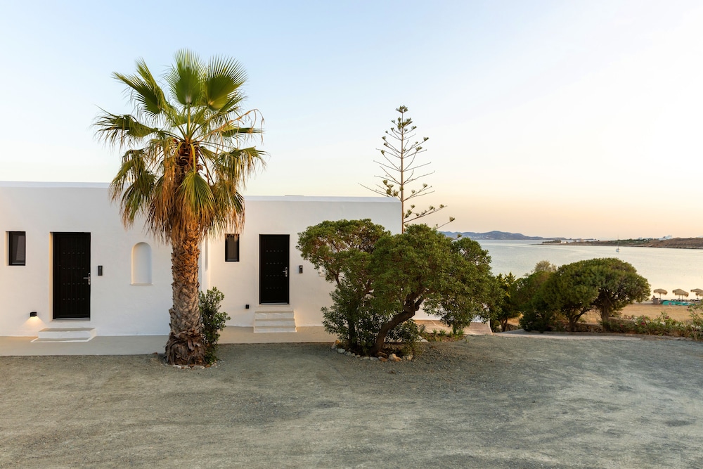 Omilos Beachfront House 52/59
