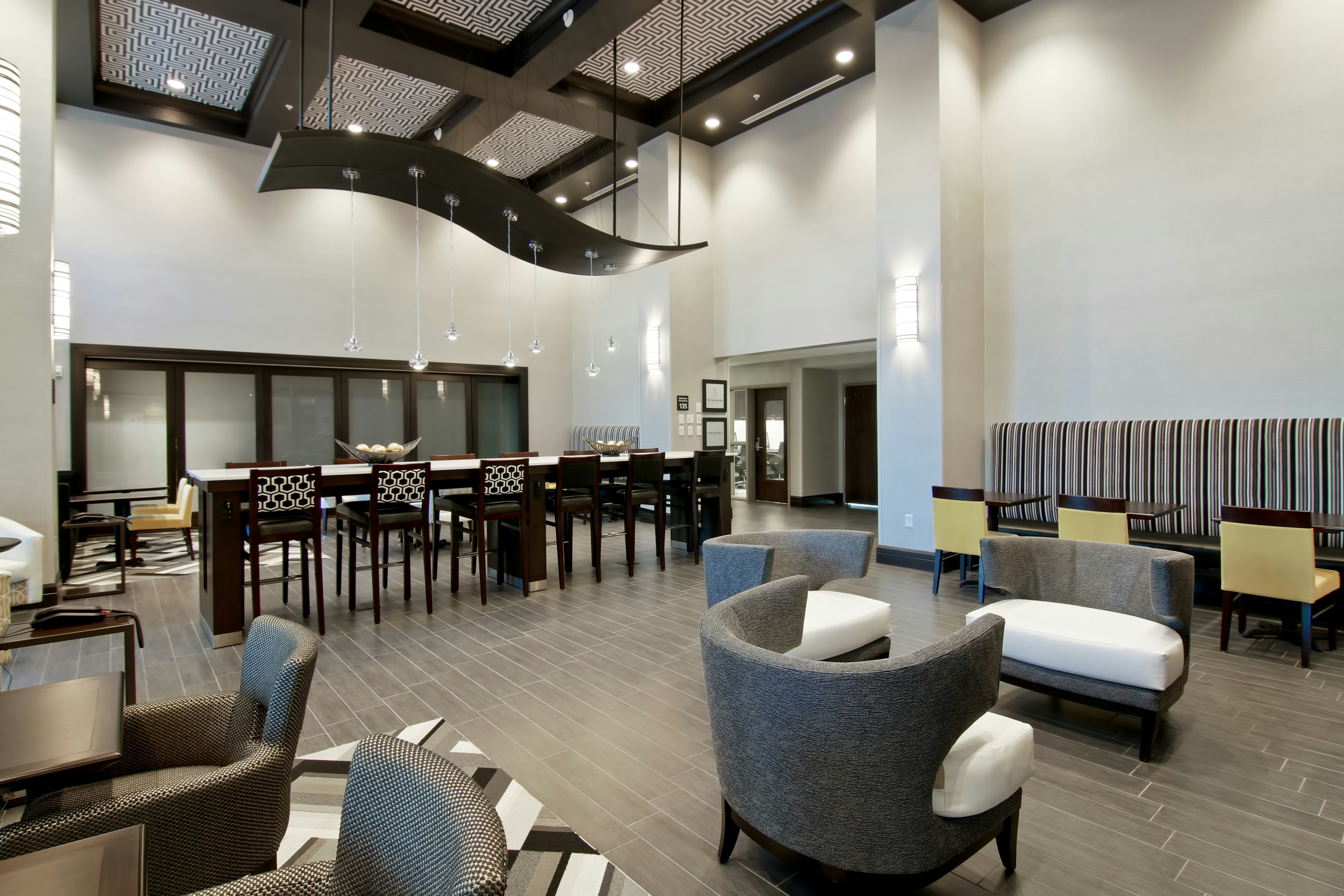 Hampton Inn Suites Bellevue Downtown Seattle Wa 39/53