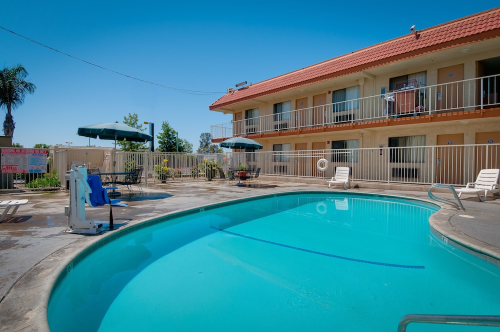 Vagabond Inn Bakersfield North photo4