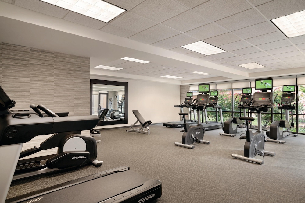 Courtyard by Marriott Charlotte Airport North 18/39
