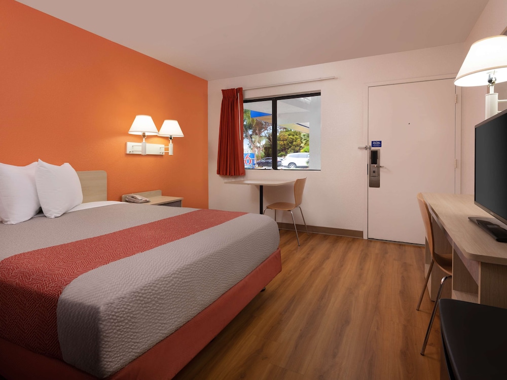 Motel6 Santa Maria, CA - North 15/43