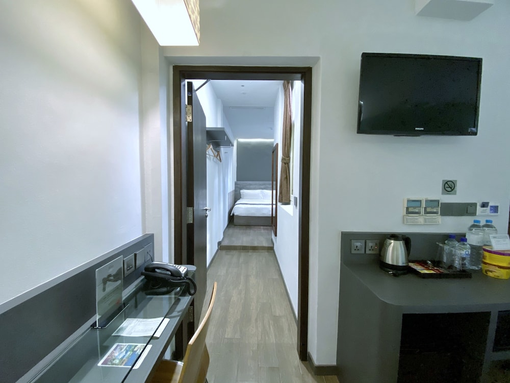 Bliss Hotel Singapore 53/75