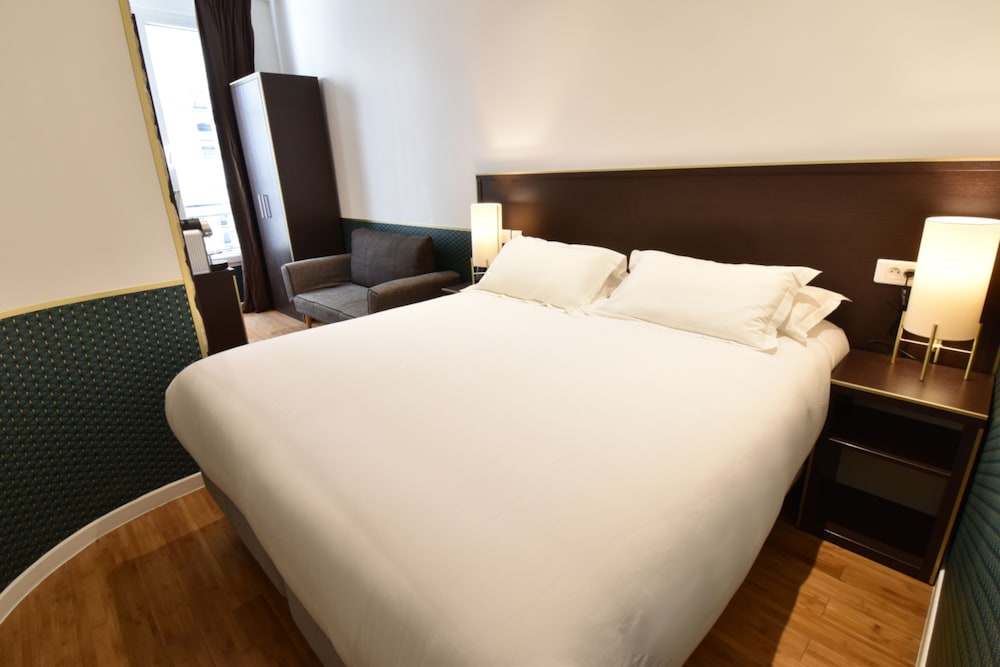 SUPERIOR, DOUBLE OR TWIN BED