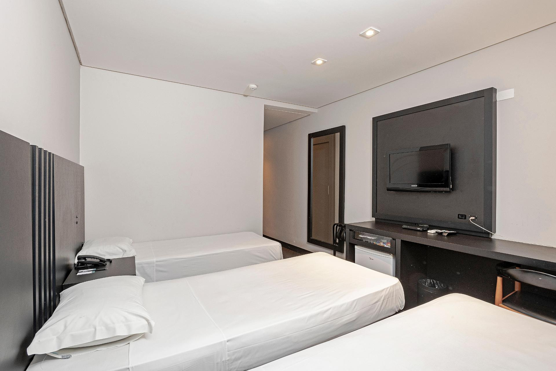 Superior, Twin Beds, Bay View