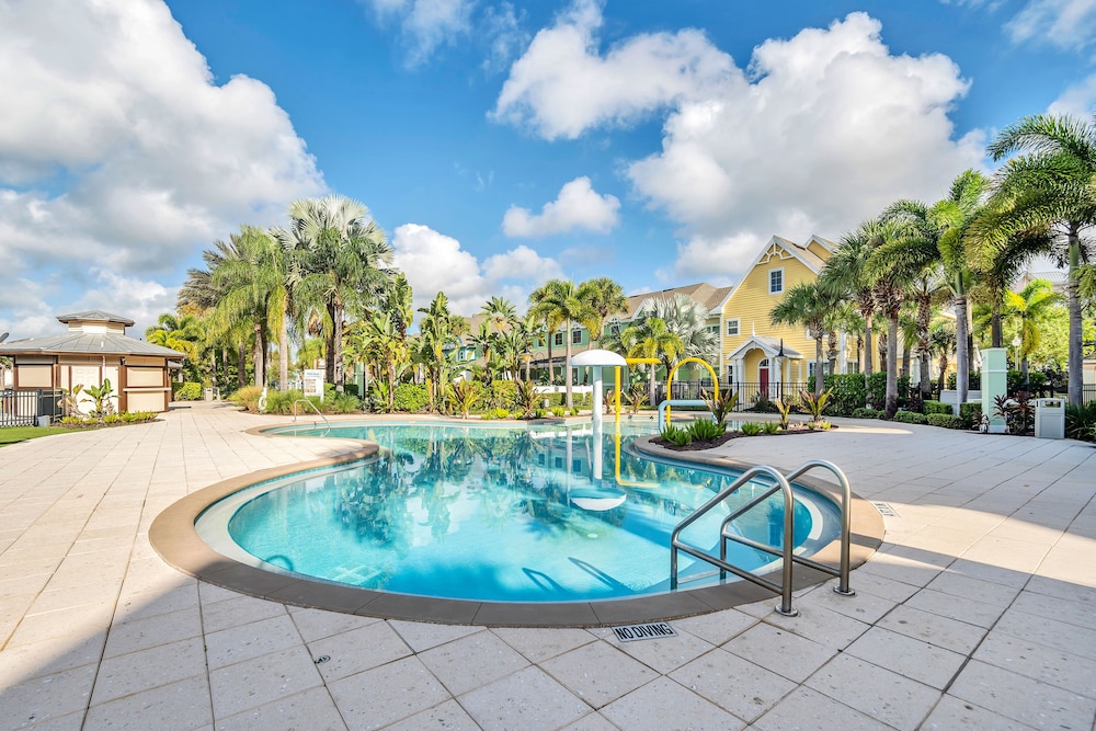 Runaway Beach Club Resort 59/68