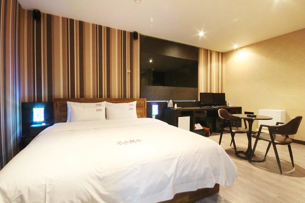 Zara Motel 20/68