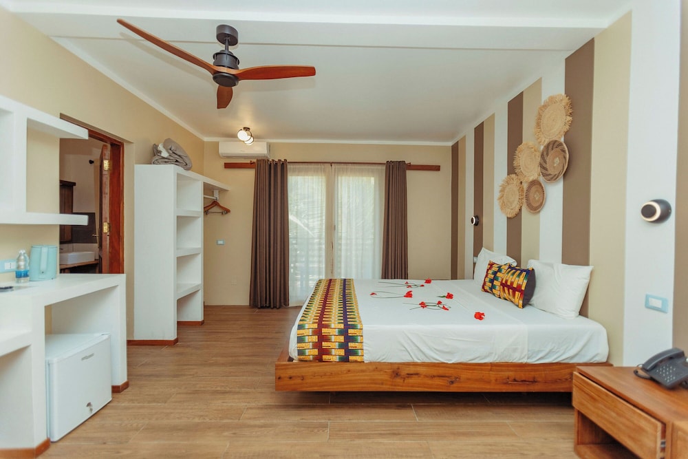 Blackstone Beach Resort 9/40